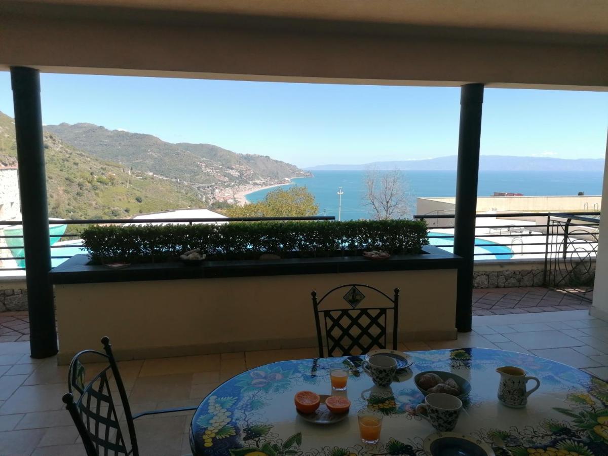 Taormina Lux & Elite Apartments - Taormina Holidays Esterno foto