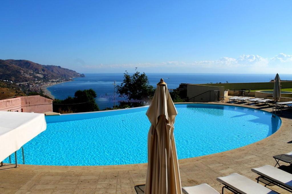 Taormina Lux & Elite Apartments - Taormina Holidays Esterno foto