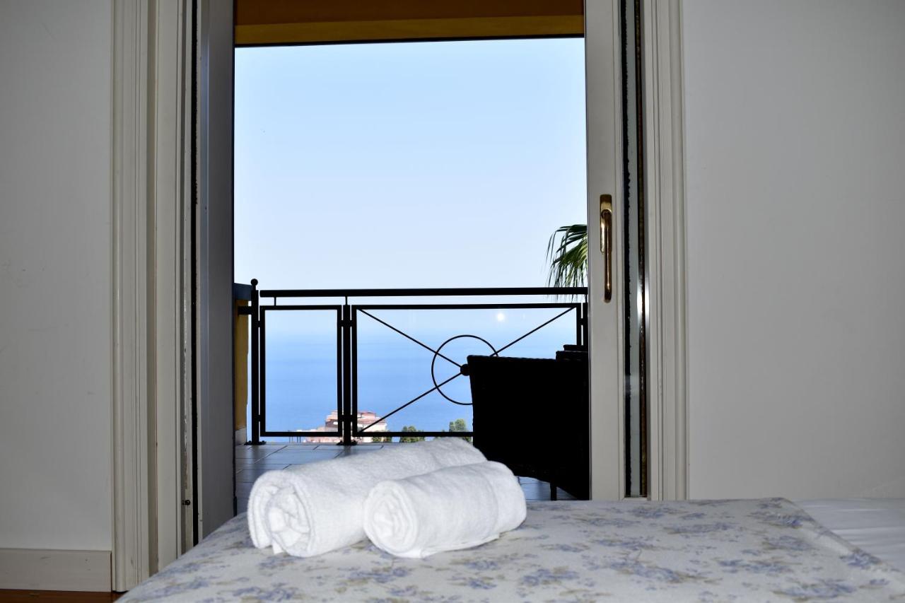 Taormina Lux & Elite Apartments - Taormina Holidays Esterno foto