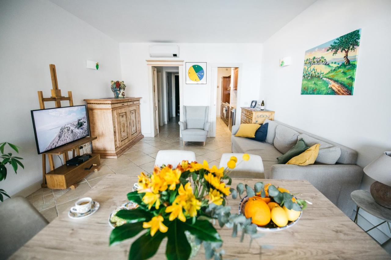 Taormina Lux & Elite Apartments - Taormina Holidays Esterno foto