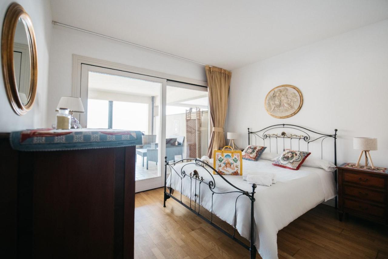 Taormina Lux & Elite Apartments - Taormina Holidays Esterno foto